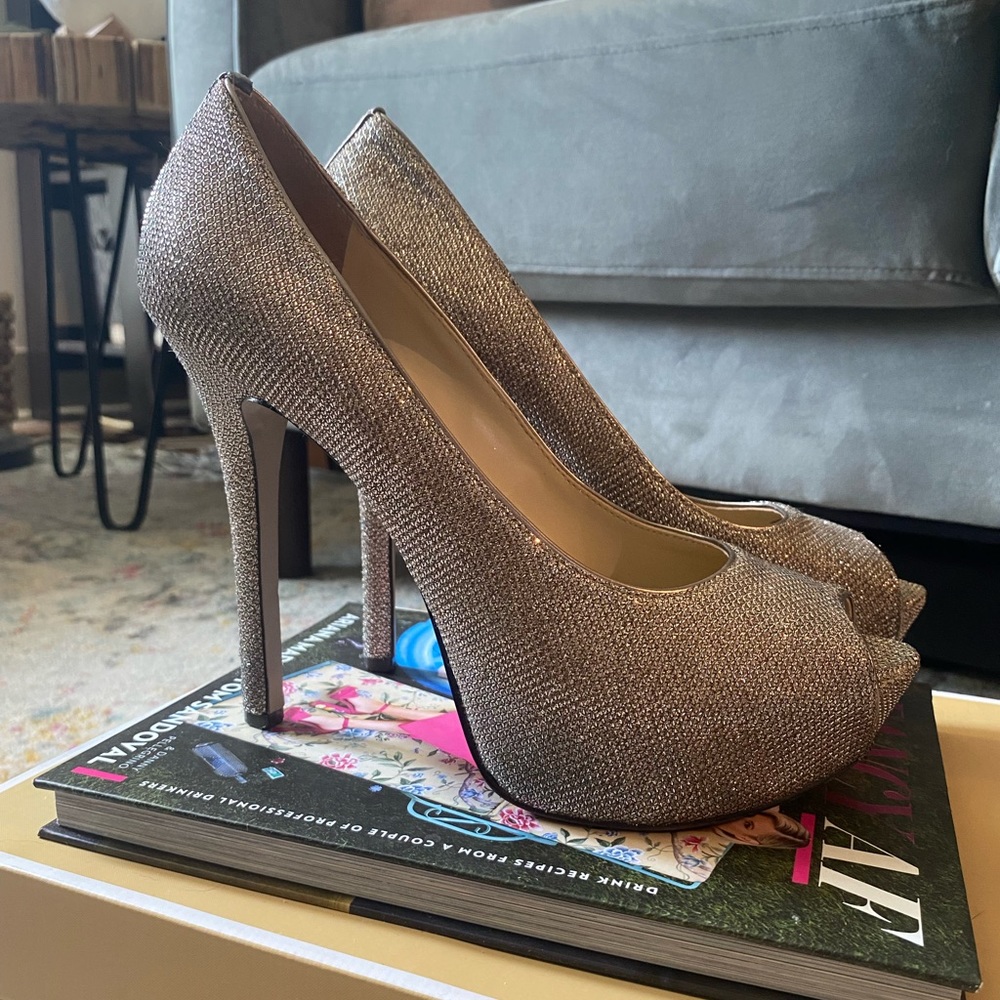 Enzo Angiolini Tanen Silver Glitter Peep Toe Heel Size 8